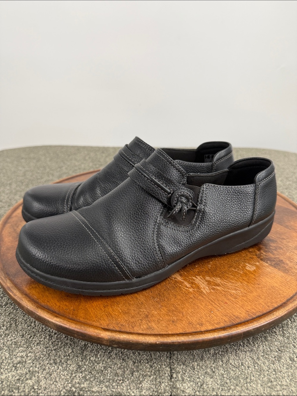 Clarks Collection Shoe Wm 9.5 Wide Black Pebbled Leather Slip-On Comfort Loafer
